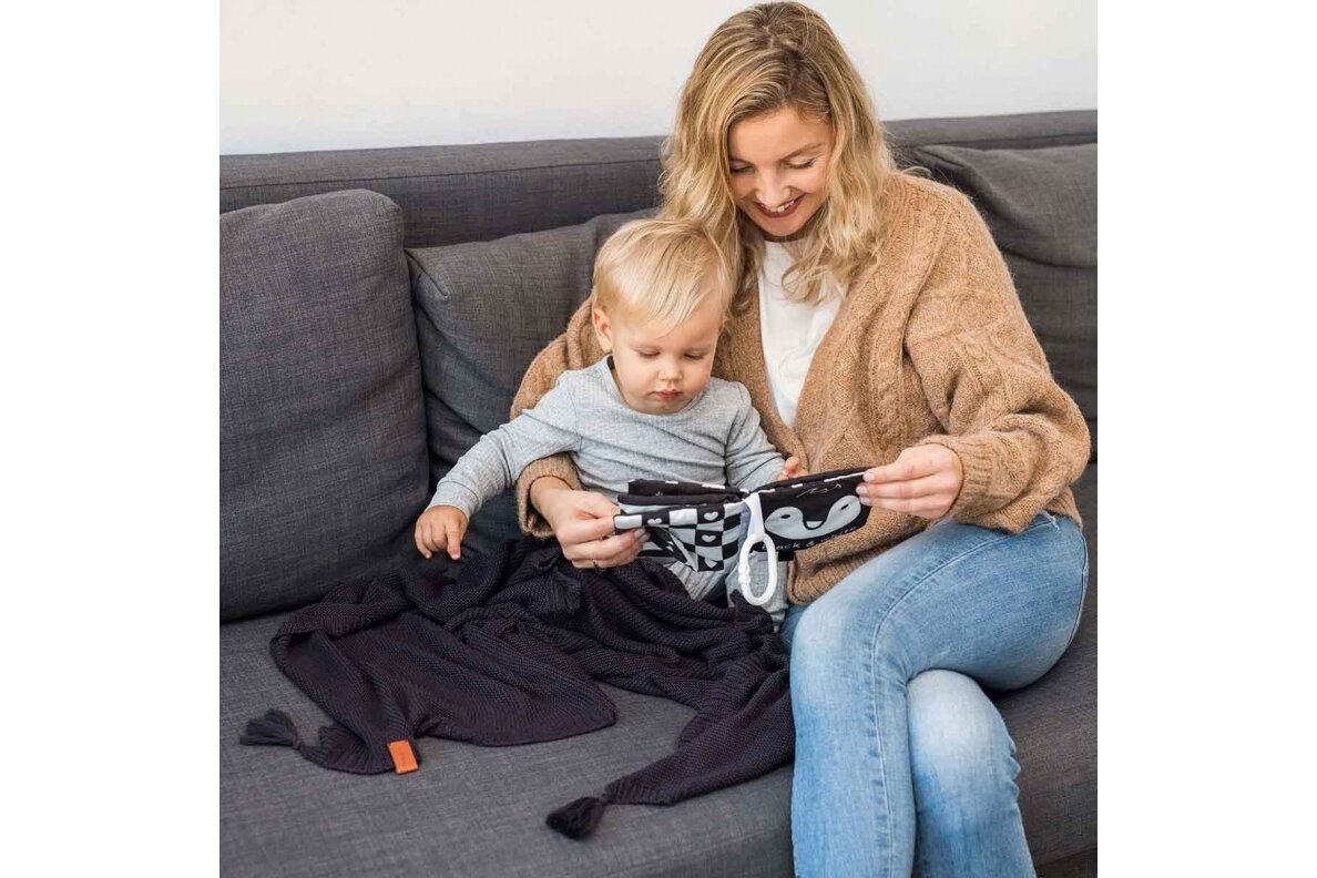 Educational cloth book with teether BabyOno BLACK&WHITE 8 Educational cloth book with teether BabyOno BLACK&WHITE 8