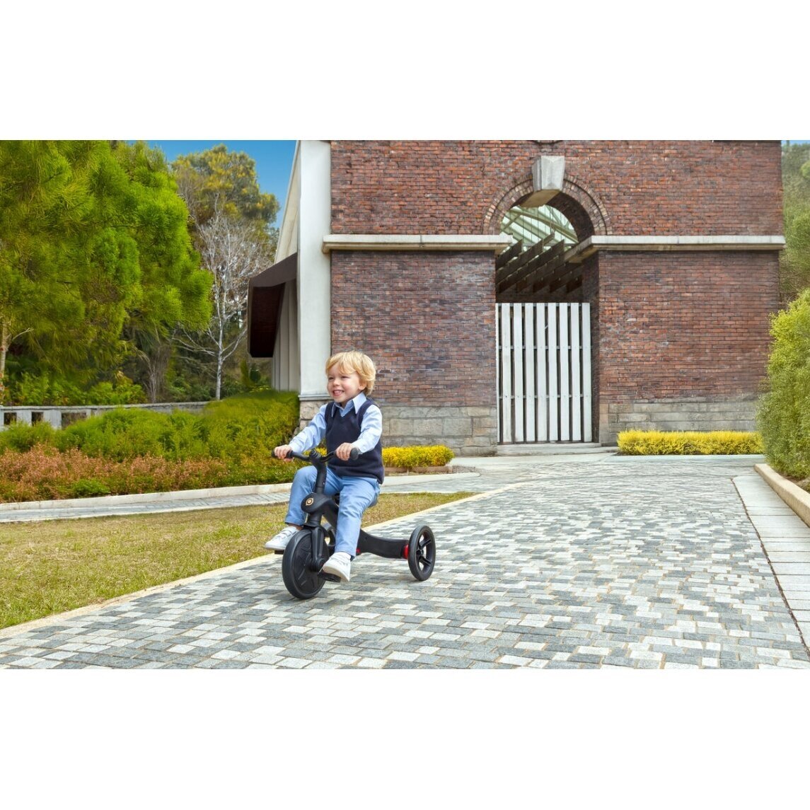 Трехколесный велосипед GLOBBER EXPLORER TRIKE 4in1 Black 8 Трехколесный велосипед GLOBBER EXPLORER TRIKE 4in1 Black 8